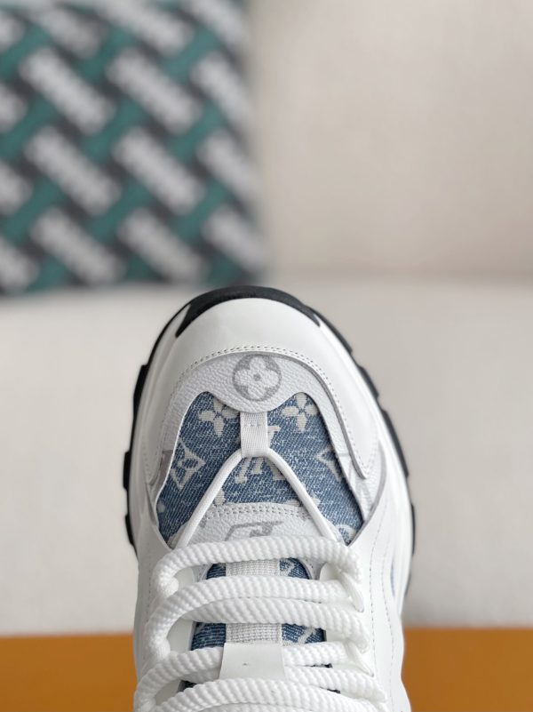 「#3688」LOUIS VUITTON CASUAL SNEAKERS - Image 8