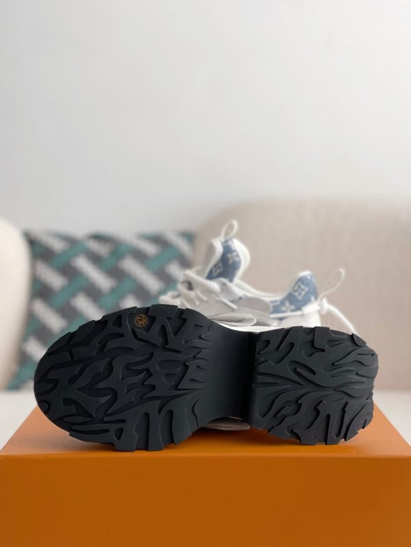 「#3688」LOUIS VUITTON CASUAL SNEAKERS - Image 5