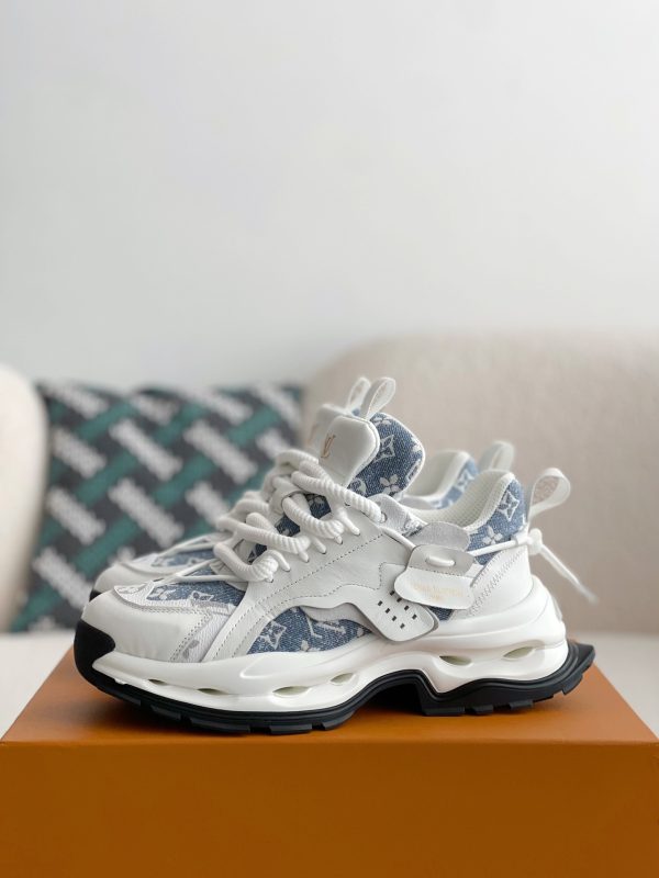 「#3688」LOUIS VUITTON CASUAL SNEAKERS - Image 2