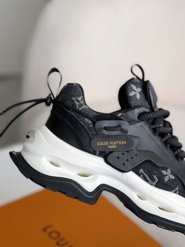 「#3689」LOUIS VUITTON CASUAL SNEAKERS - Image 7