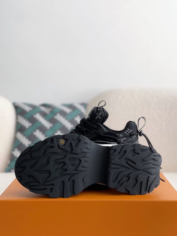「#3689」LOUIS VUITTON CASUAL SNEAKERS - Image 5