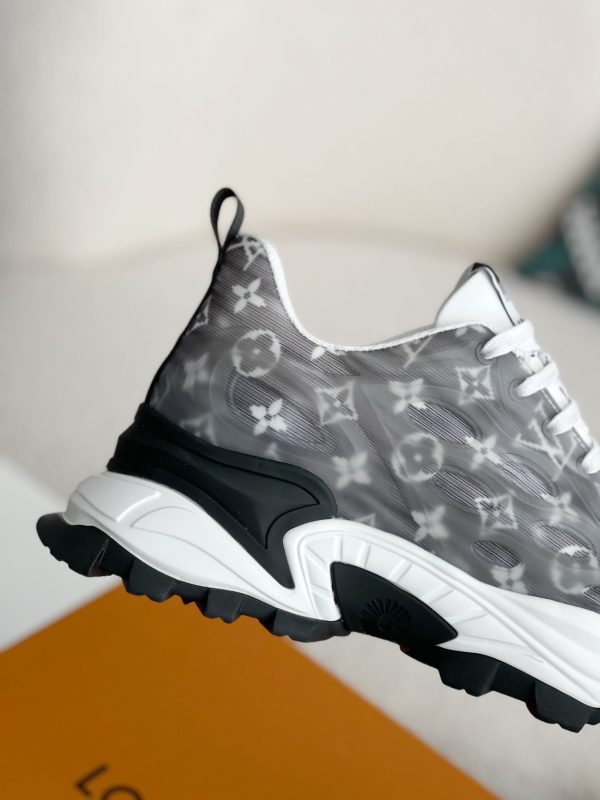 「#3690」LOUIS VUITTON CASUAL SNEAKERS - Image 7