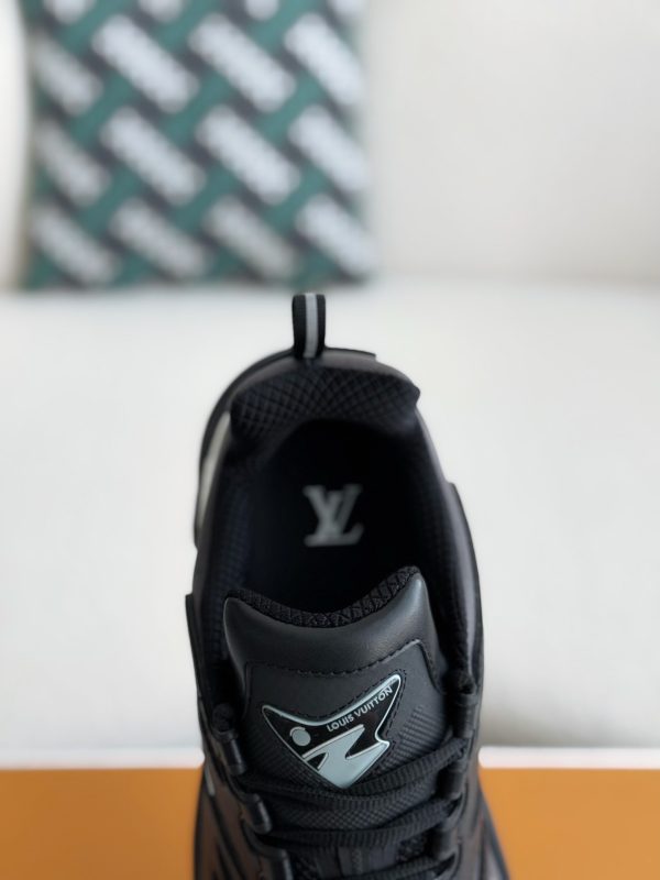 「#3695」LOUIS VUITTON CASUAL SNEAKERS - Image 9