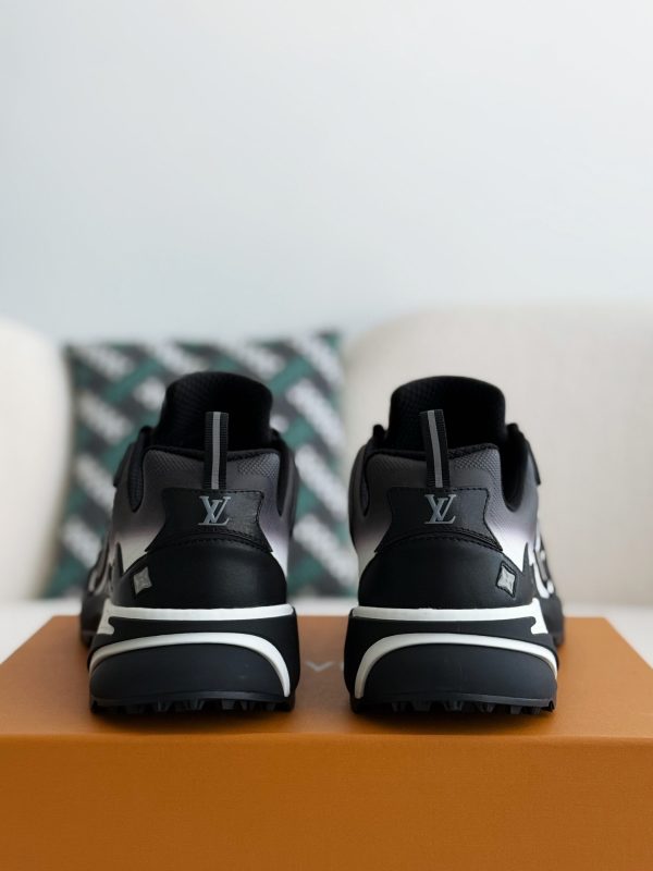 「#3695」LOUIS VUITTON CASUAL SNEAKERS - Image 3