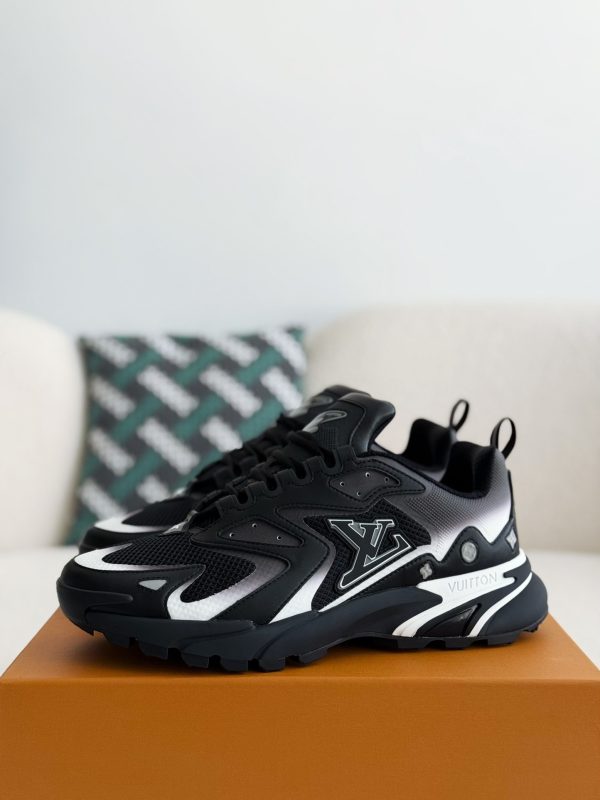 「#3695」LOUIS VUITTON CASUAL SNEAKERS - Image 2