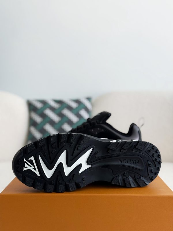 「#3695」LOUIS VUITTON CASUAL SNEAKERS - Image 5