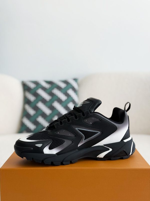 「#3695」LOUIS VUITTON CASUAL SNEAKERS - Image 4