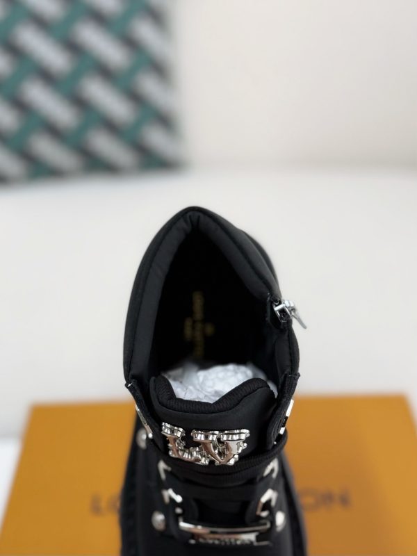 「#3716」LOUIS VUITTON Round toe lace-up boots - Image 10