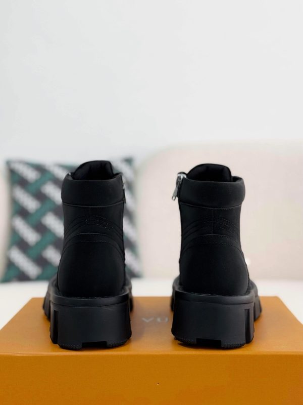 「#3716」LOUIS VUITTON Round toe lace-up boots - Image 3