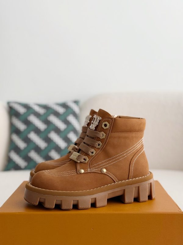 「#3717」LOUIS VUITTON Round toe lace-up boots - Image 2