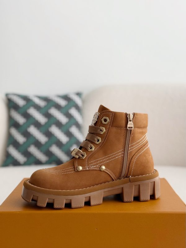 「#3717」LOUIS VUITTON Round toe lace-up boots - Image 4