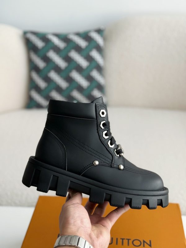 「#3718」LOUIS VUITTON Leather Round toe lace-up boots - Image 6