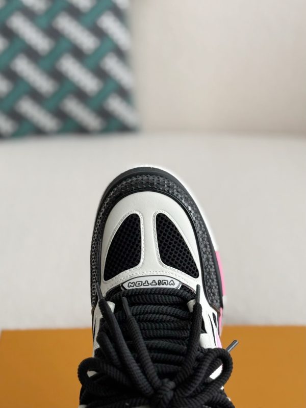 「#3743」LOUIS VUITTON RUNNER TATIC sneakers - Image 9