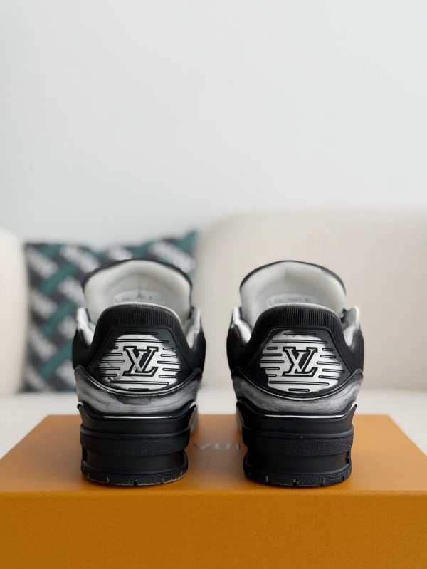 「#3893」 LOUIS VUITTON TRAINER SNEAKERS - Image 3