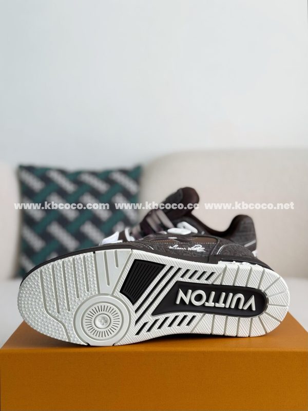 「#3923」 LOUIS VUITTON TRAINER SNEAKERS - Image 5