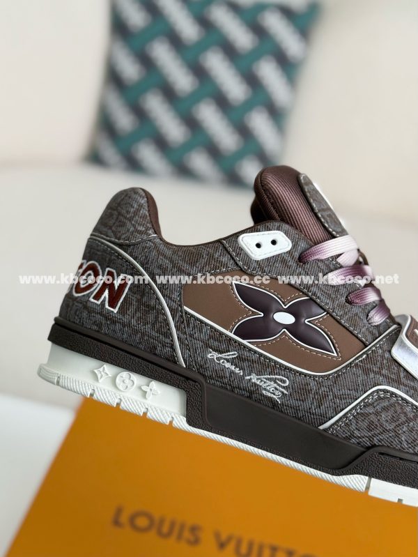 「#3923」 LOUIS VUITTON TRAINER SNEAKERS - Image 7