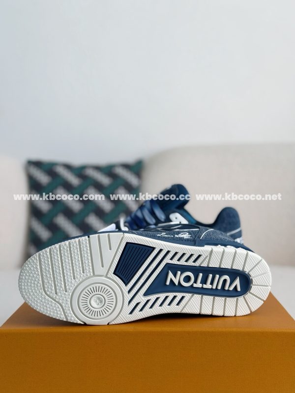 「#3924」 LOUIS VUITTON TRAINER SNEAKERS - Image 5