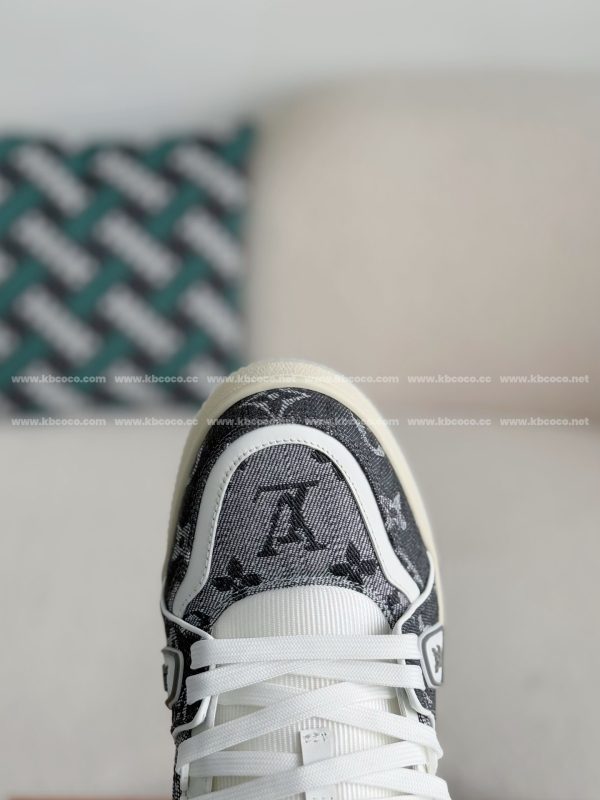 「#3960」LOUIS VUITTON TRAINER SNEAKERS - Image 8