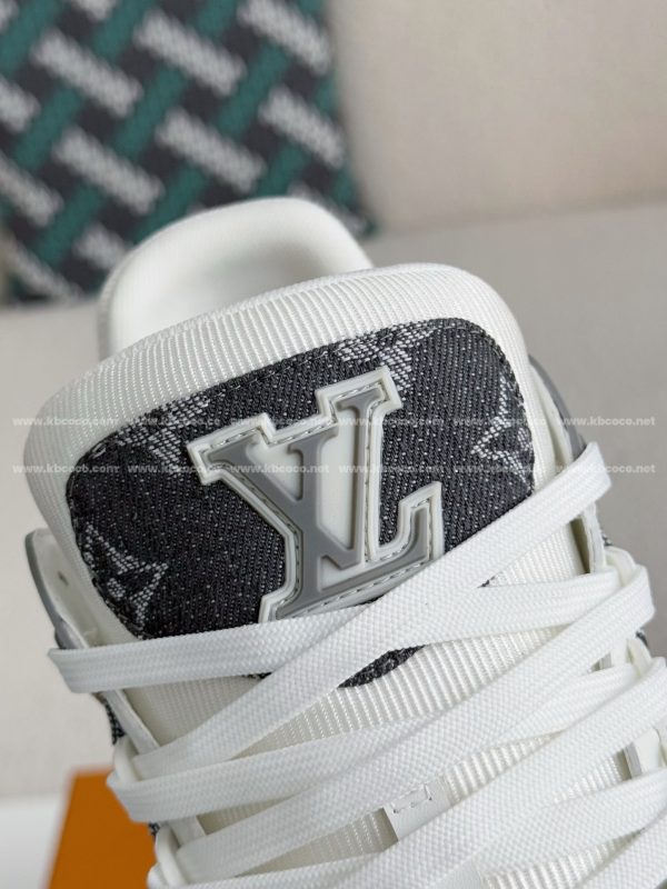「#3960」LOUIS VUITTON TRAINER SNEAKERS - Image 10