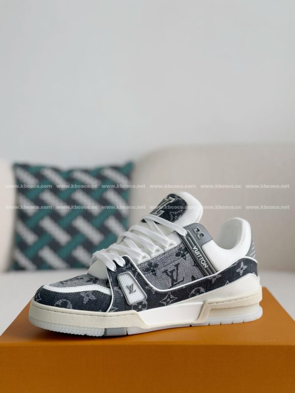 「#3960」LOUIS VUITTON TRAINER SNEAKERS - Image 4