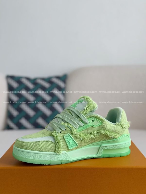 「#3977」LOUIS VUITTON TRAINER SNEAKERS - Image 4