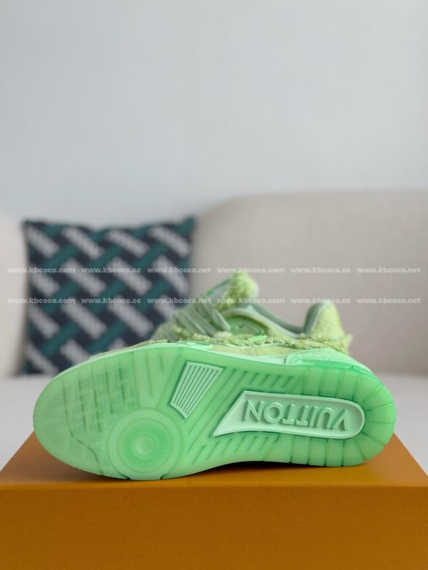 「#3977」LOUIS VUITTON TRAINER SNEAKERS - Image 5