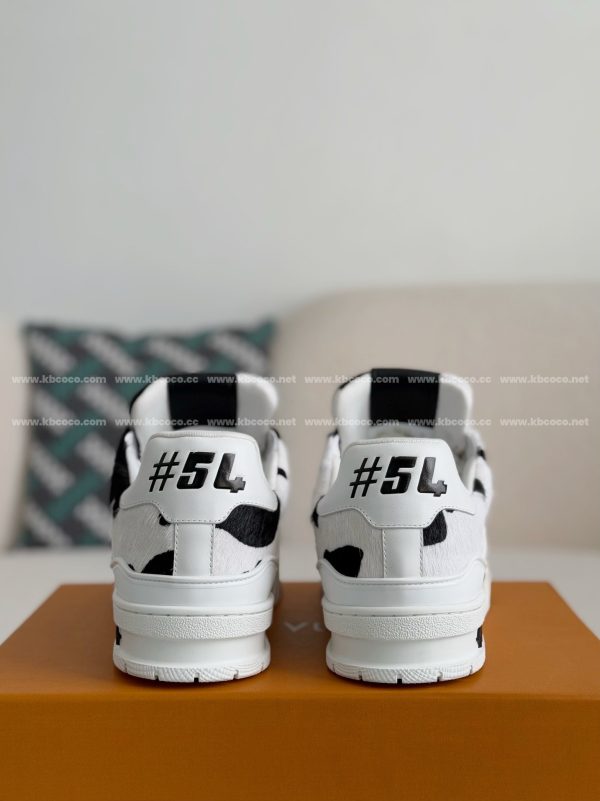 「#4004」LOUIS VUITTON TRAINER SNEAKERS - Image 3