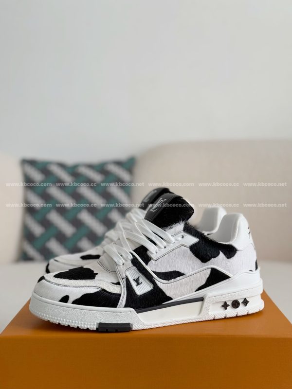 「#4004」LOUIS VUITTON TRAINER SNEAKERS - Image 2