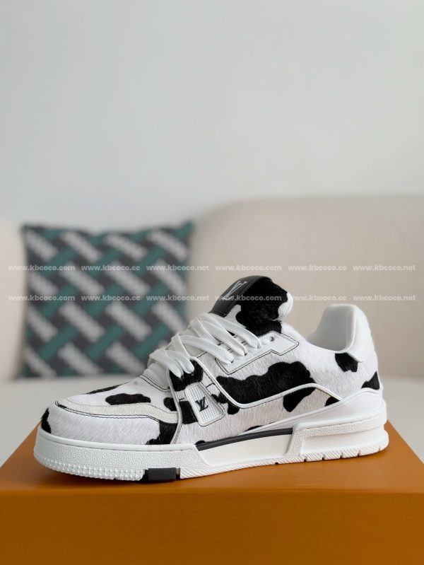 「#4004」LOUIS VUITTON TRAINER SNEAKERS - Image 4