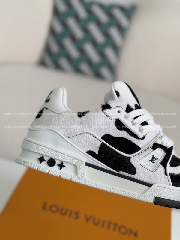 「#4004」LOUIS VUITTON TRAINER SNEAKERS - Image 7