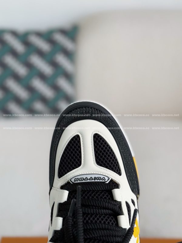 「#4016」LOUIS VUITTON RUNNER TATIC SNEAKERS - Image 9