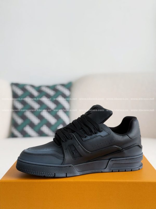 「#4011」LOUIS VUITTON TRAINER SNEAKERS - Image 4