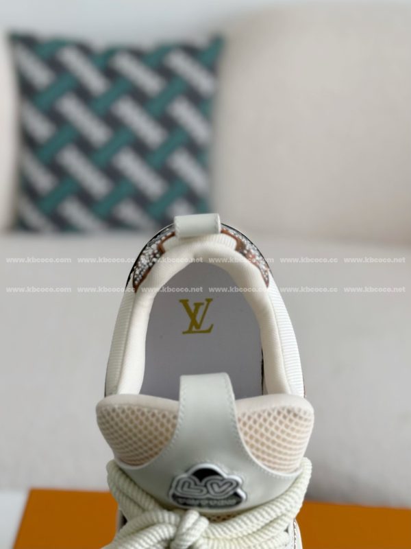 「#4071」LOUIS VUITTON SKATE SNEAKERS - Image 8
