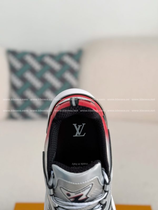 「#4187」LOUIS VUITTON RUNNER SNEAKERS - Image 9