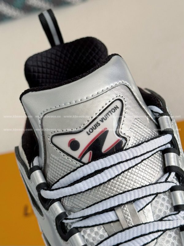 「#4187」LOUIS VUITTON RUNNER SNEAKERS - Image 10