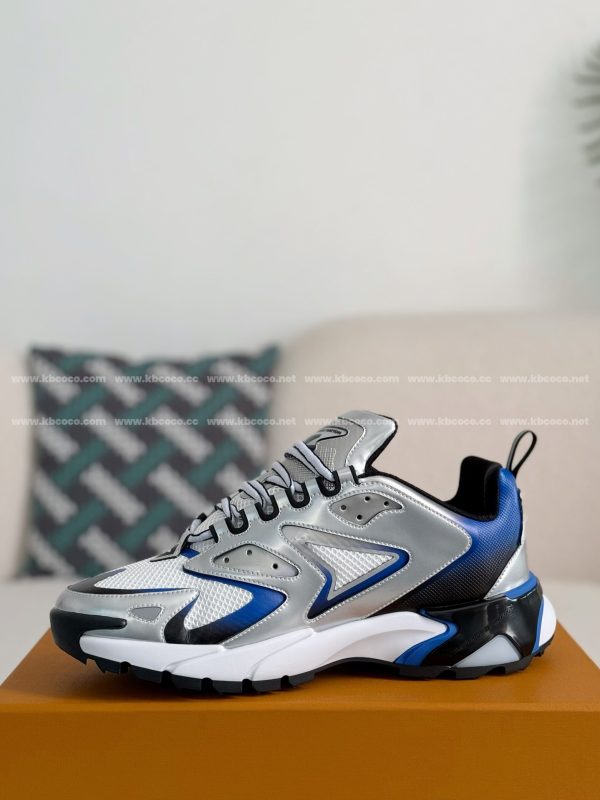 「#4188」LOUIS VUITTON RUNNER SNEAKERS - Image 4