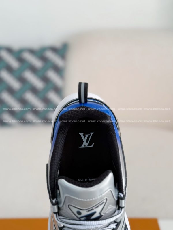 「#4188」LOUIS VUITTON RUNNER SNEAKERS - Image 9