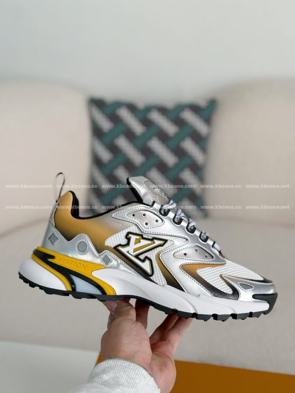 「#4189」LOUIS VUITTON RUNNER SNEAKERS - Image 6