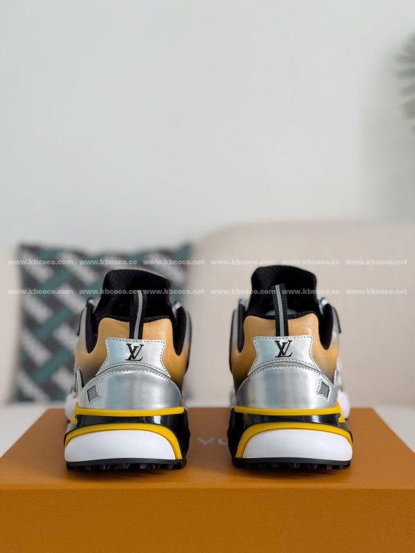 「#4189」LOUIS VUITTON RUNNER SNEAKERS - Image 3