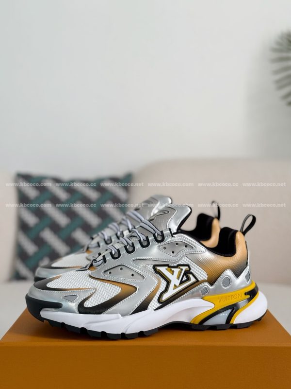 「#4189」LOUIS VUITTON RUNNER SNEAKERS - Image 2