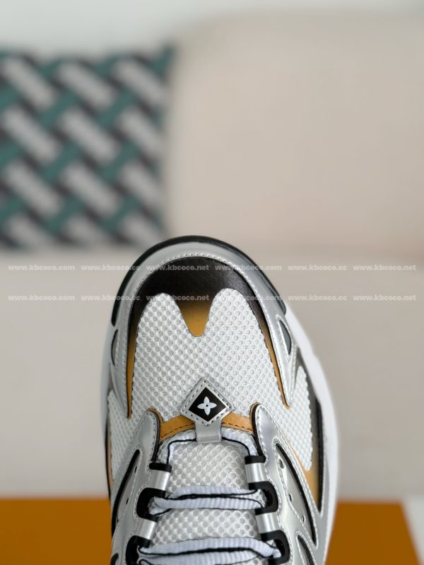 「#4189」LOUIS VUITTON RUNNER SNEAKERS - Image 8