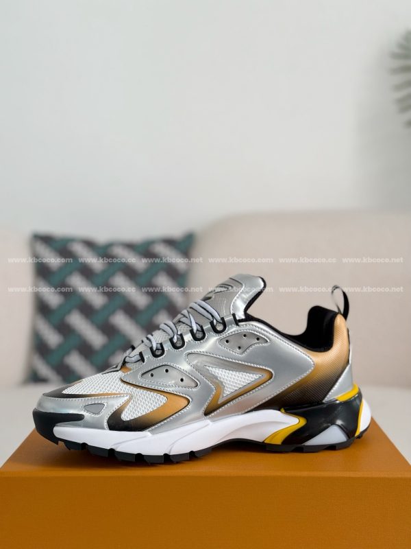 「#4189」LOUIS VUITTON RUNNER SNEAKERS - Image 4