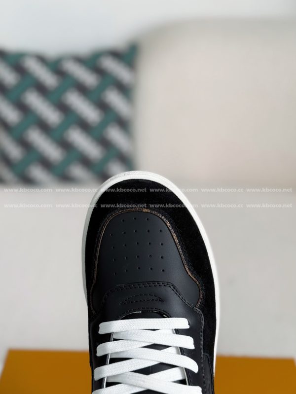 「#4302」Louis Vuitton Leather dark concave printed board shoes - Image 9