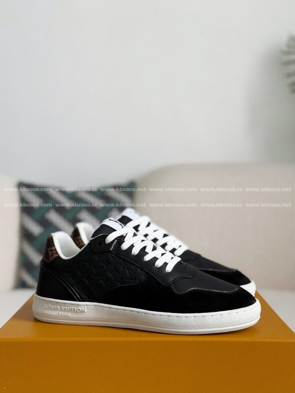 「#4302」Louis Vuitton Leather dark concave printed board shoes