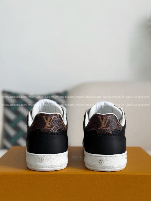 「#4302」Louis Vuitton Leather dark concave printed board shoes - Image 3