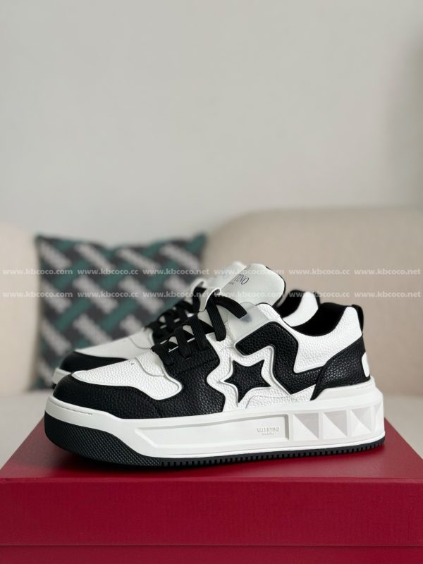 ¡¸#4555¡¹Valentino One Stud Sneakers - Image 2