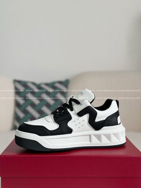 ¡¸#4555¡¹Valentino One Stud Sneakers - Image 4