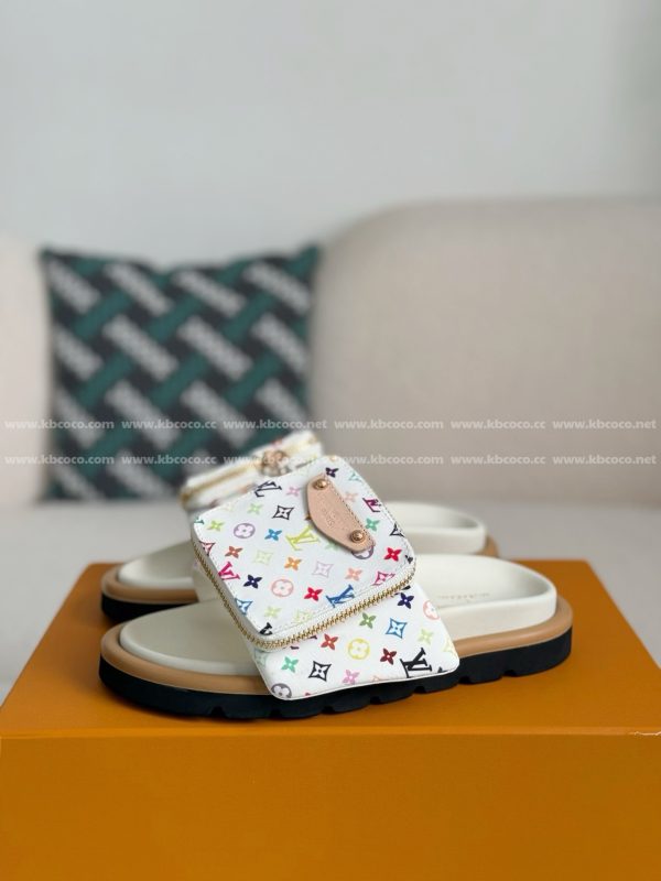 「#4557」LOUIS VUITTON x MURAKAMI Leather Flip Flops - Image 2