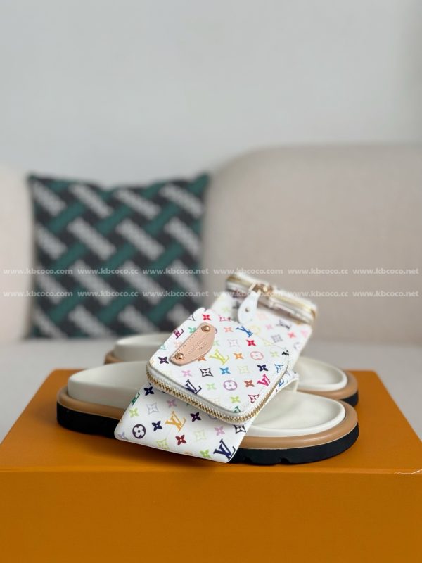 「#4557」LOUIS VUITTON x MURAKAMI Leather Flip Flops
