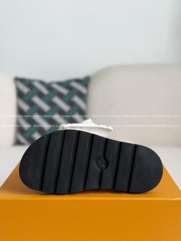 「#4557」LOUIS VUITTON x MURAKAMI Leather Flip Flops - Image 5